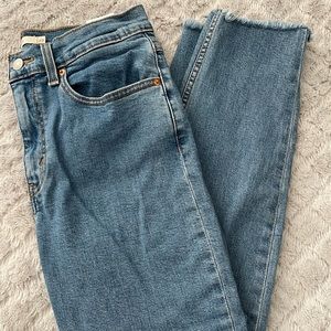 Levi’s mom jeans